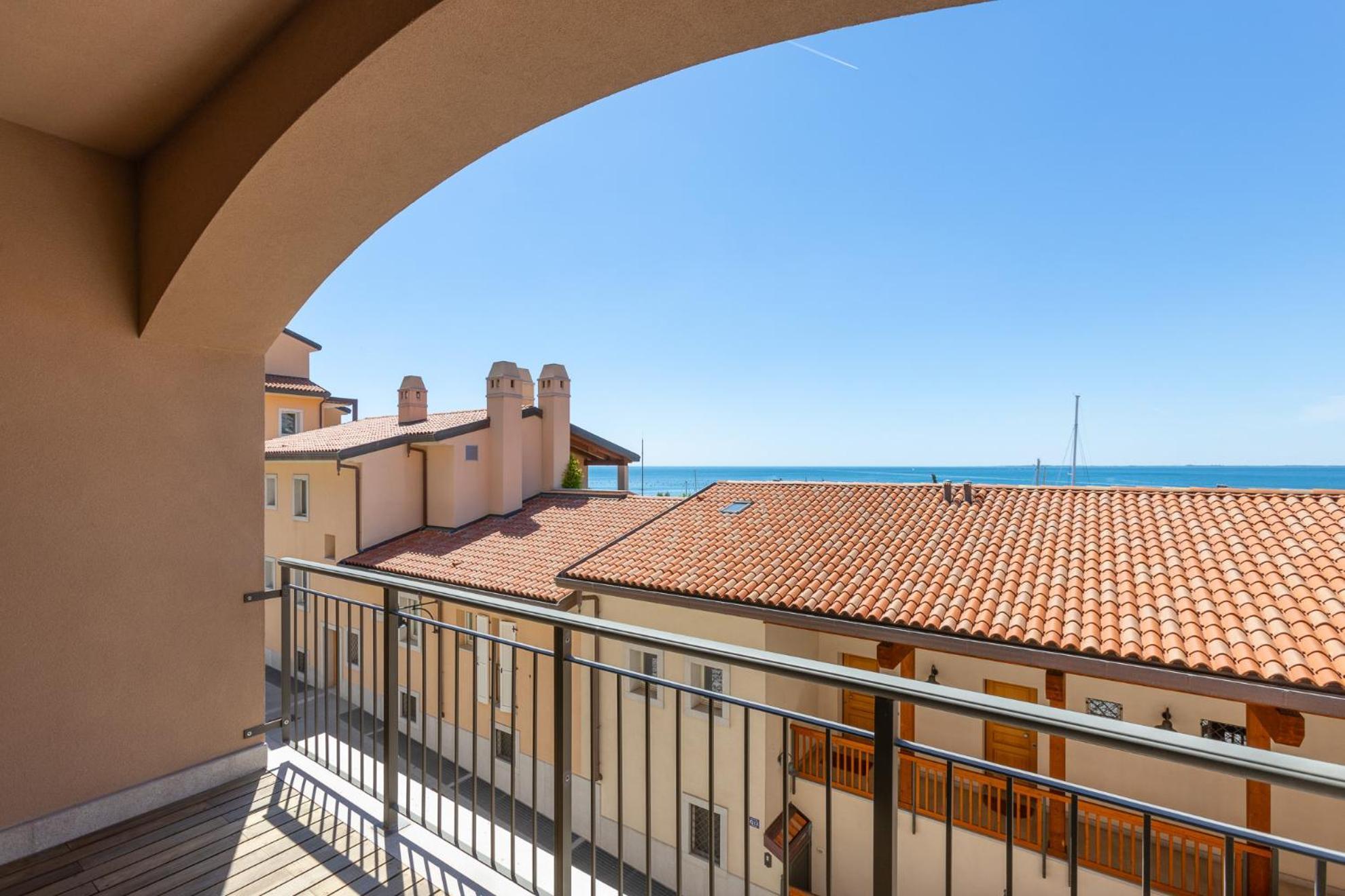 Portopiccolo Apartments Систияна Екстериор снимка