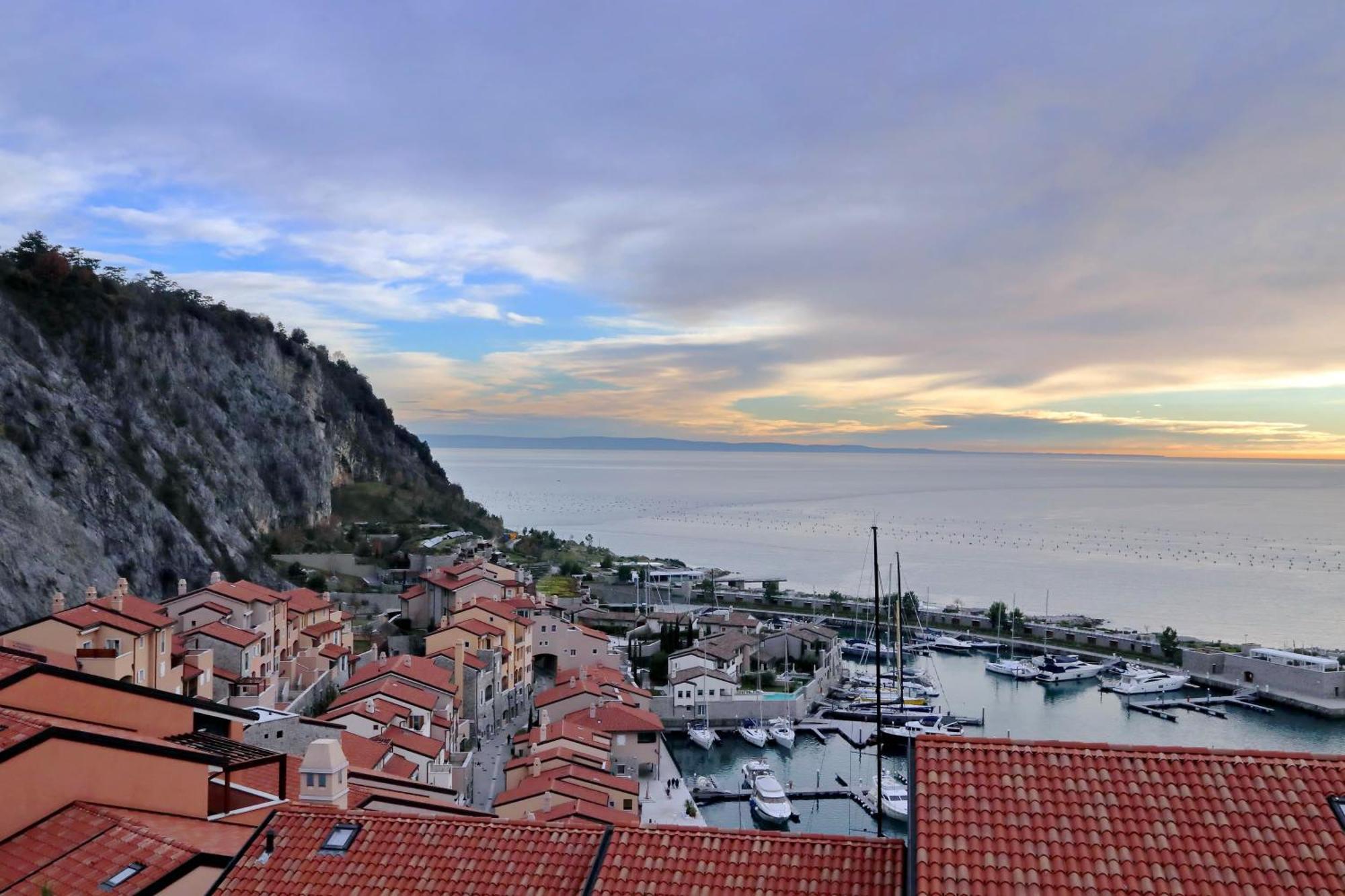 Portopiccolo Apartments Систияна Екстериор снимка