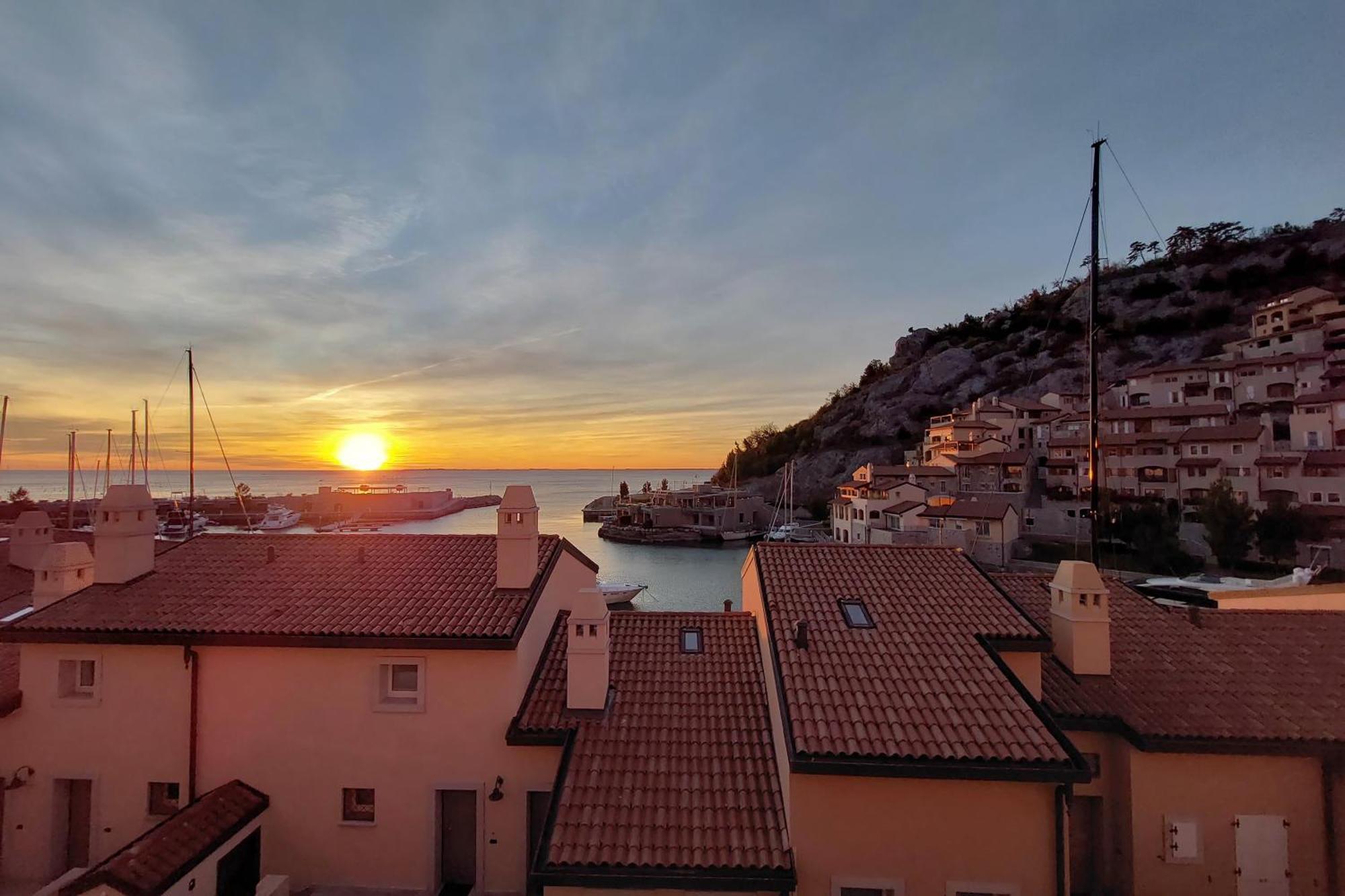 Portopiccolo Apartments Систияна Екстериор снимка