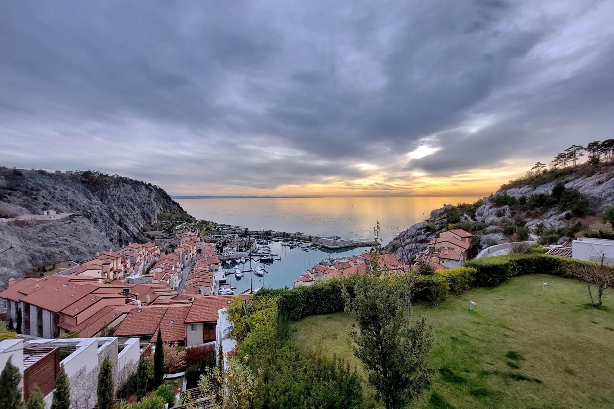 Portopiccolo Apartments Систияна Екстериор снимка