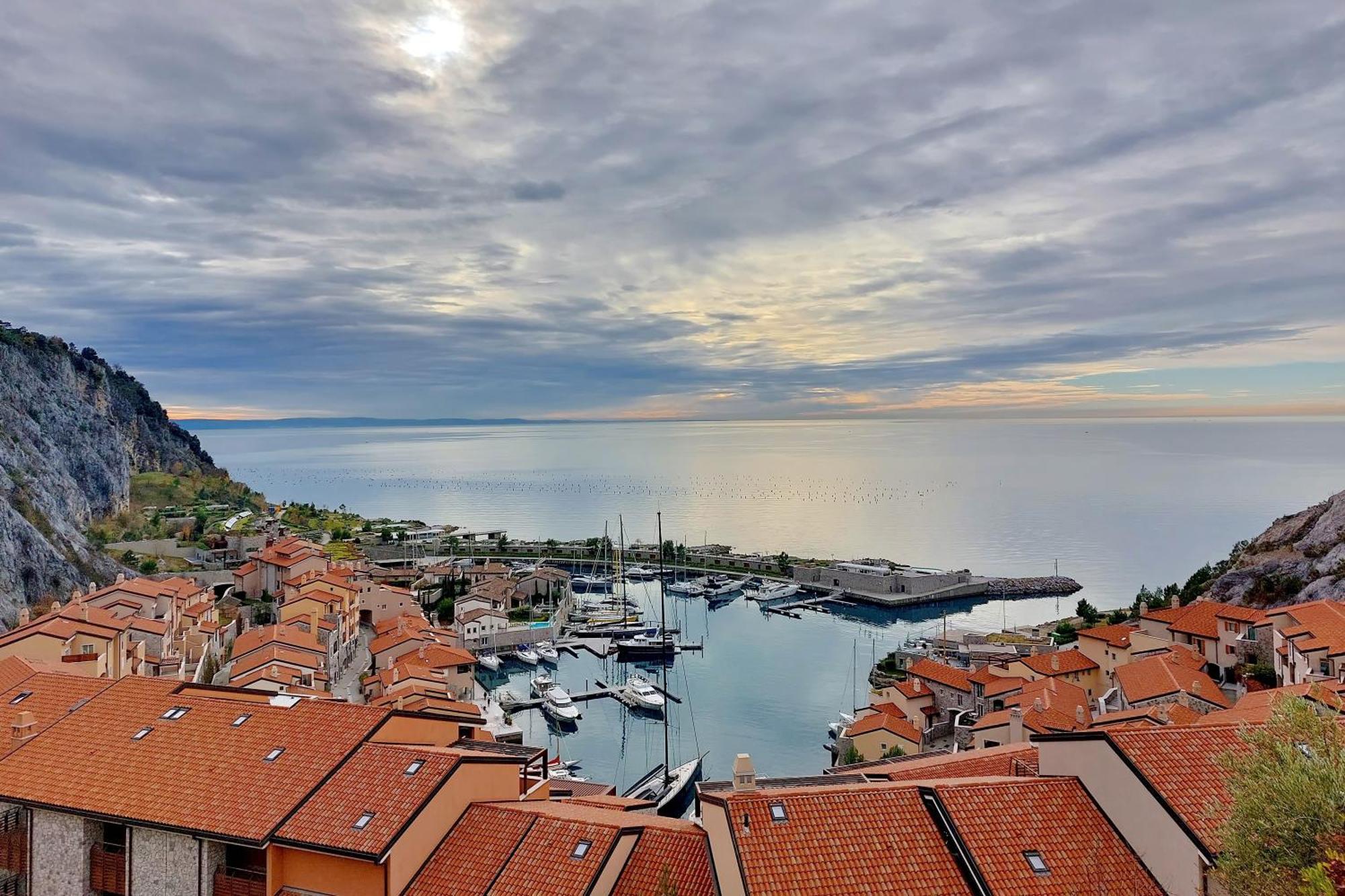 Portopiccolo Apartments Систияна Екстериор снимка