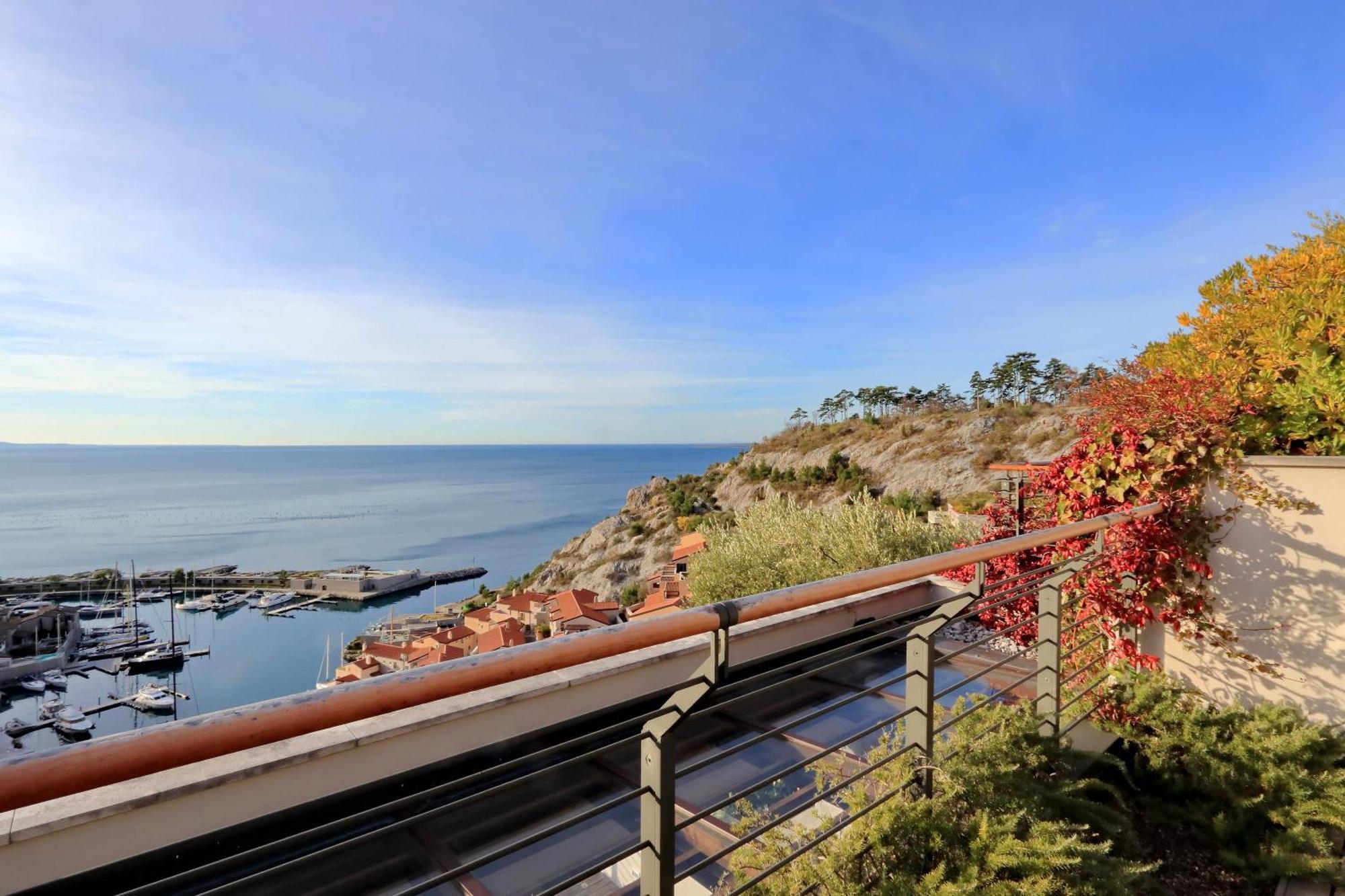 Portopiccolo Apartments Систияна Екстериор снимка