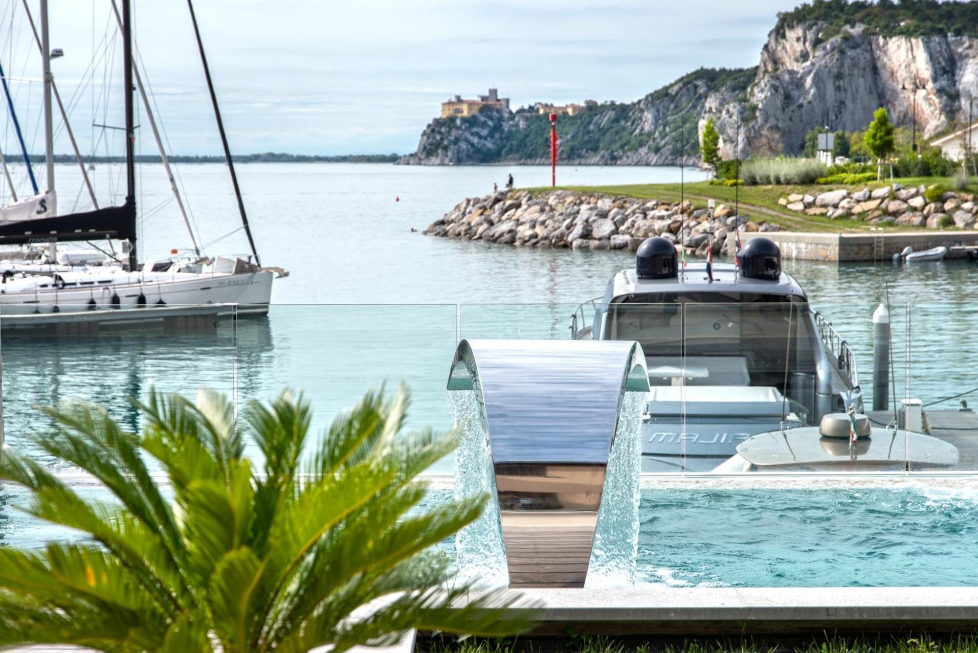 Portopiccolo Apartments Систияна Екстериор снимка