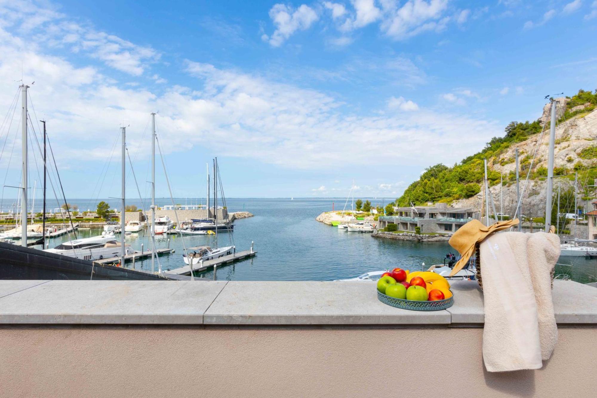 Portopiccolo Apartments Систияна Екстериор снимка