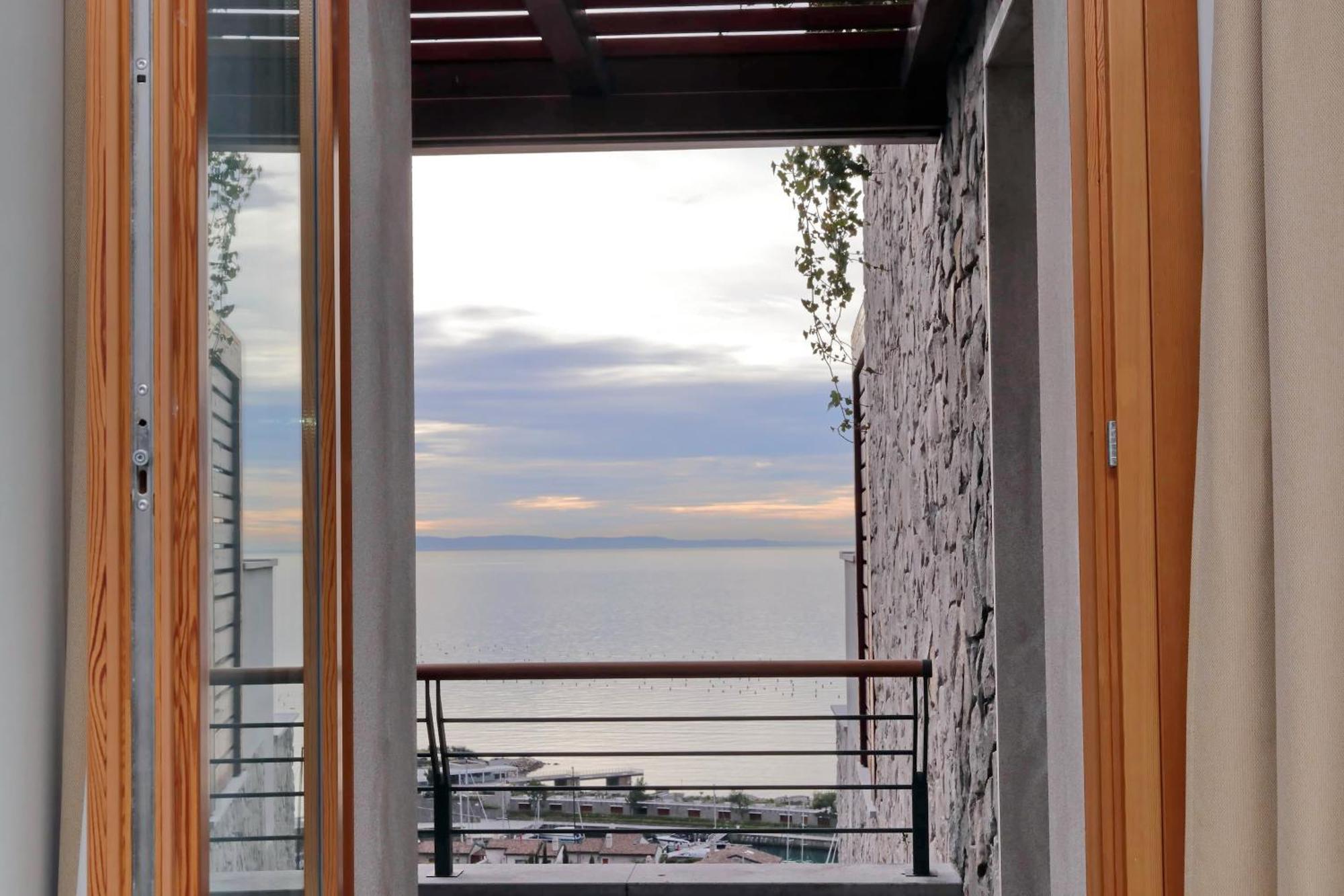 Portopiccolo Apartments Систияна Екстериор снимка