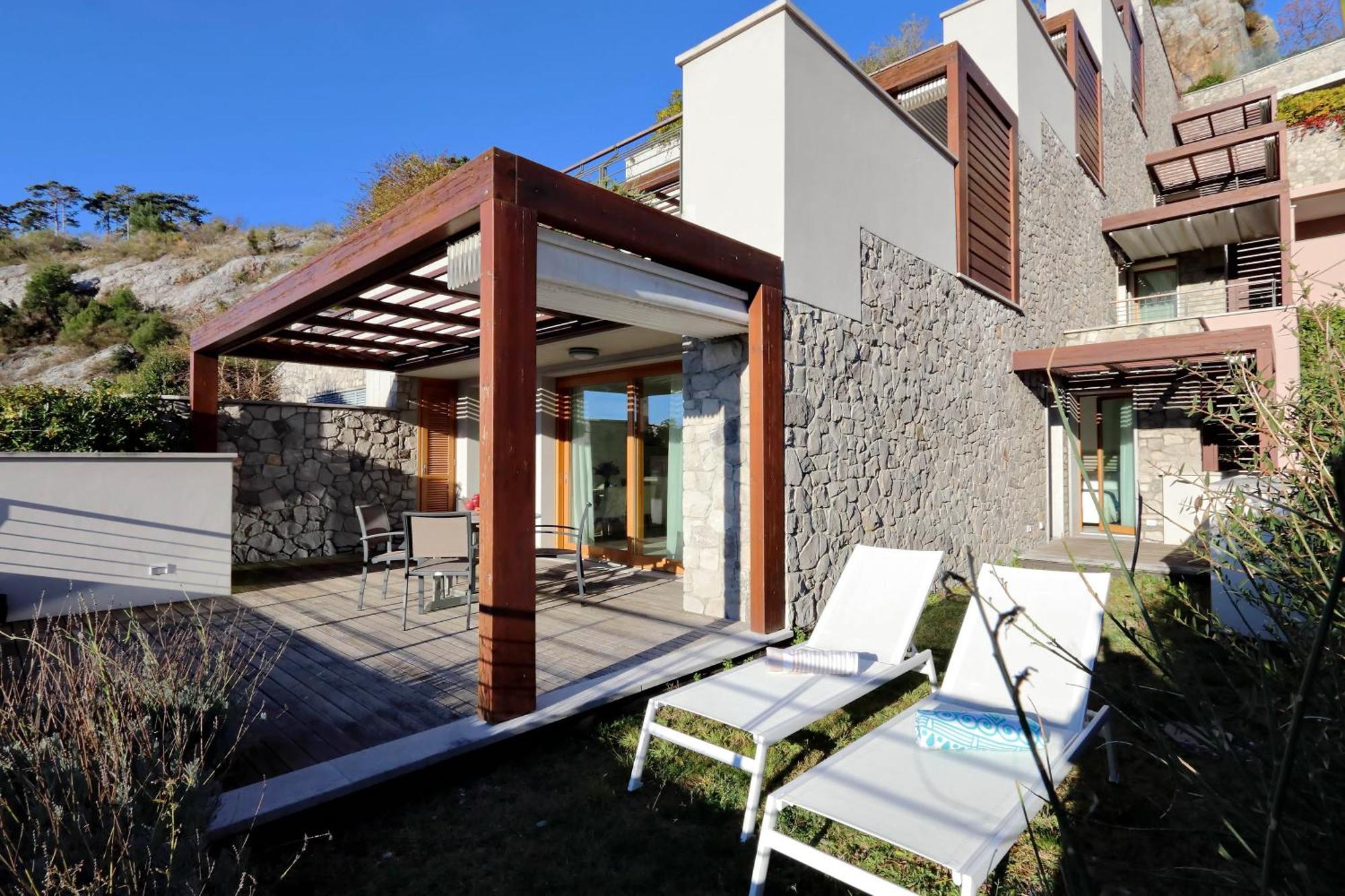 Portopiccolo Apartments Систияна Екстериор снимка